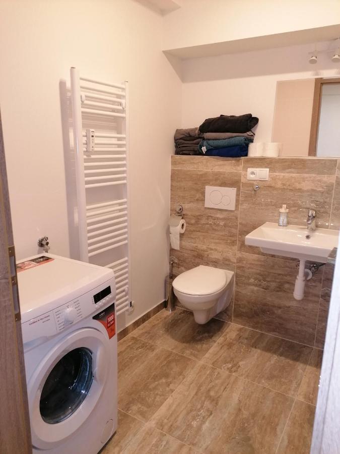 פראג Brand New Studio Apartment #21 With Free Secure Parking In The Center מראה חיצוני תמונה