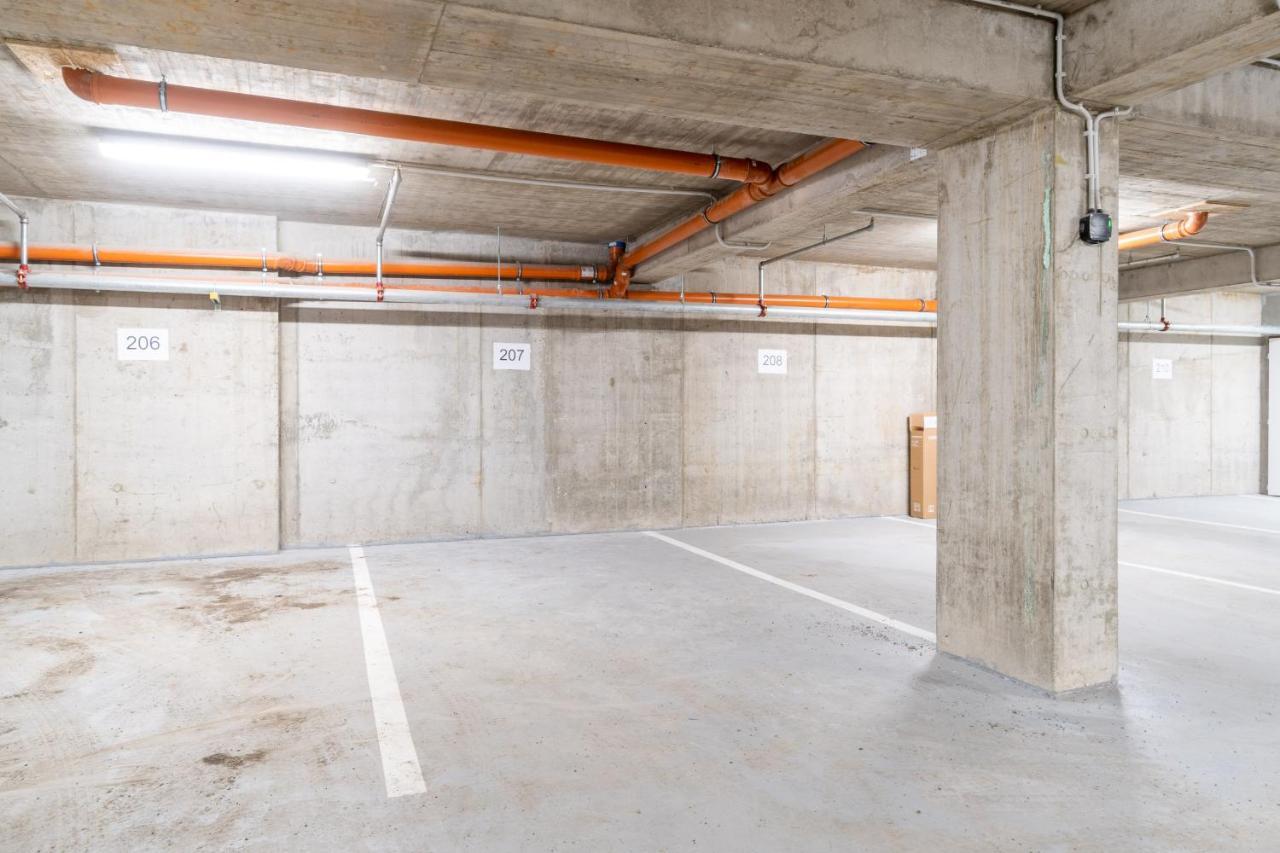 פראג Brand New Studio Apartment #21 With Free Secure Parking In The Center מראה חיצוני תמונה